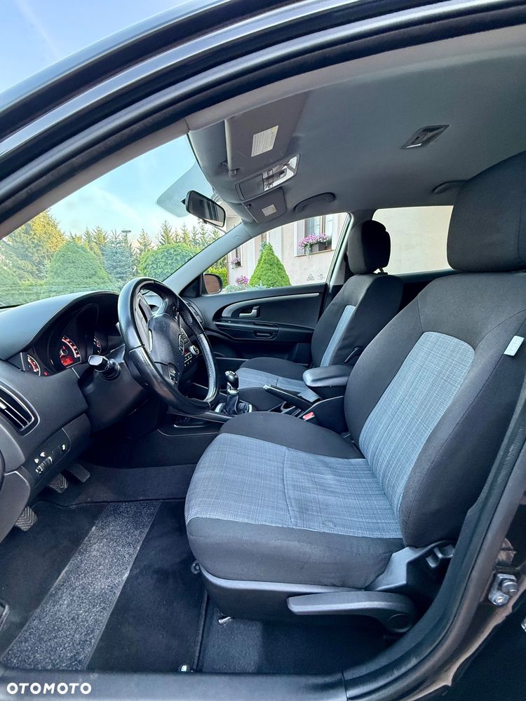 Kia Ceed 1.4 CVVT Attract - 19