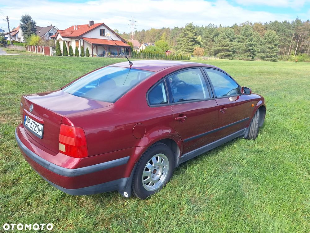 Volkswagen Passat 1.6 CL - 3