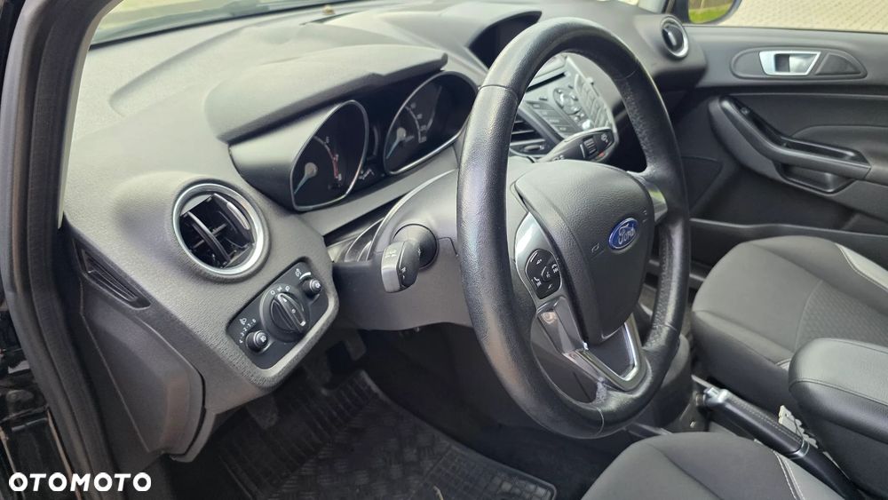 Ford Fiesta 1.0 EcoBoost S&S TITANIUM - 17