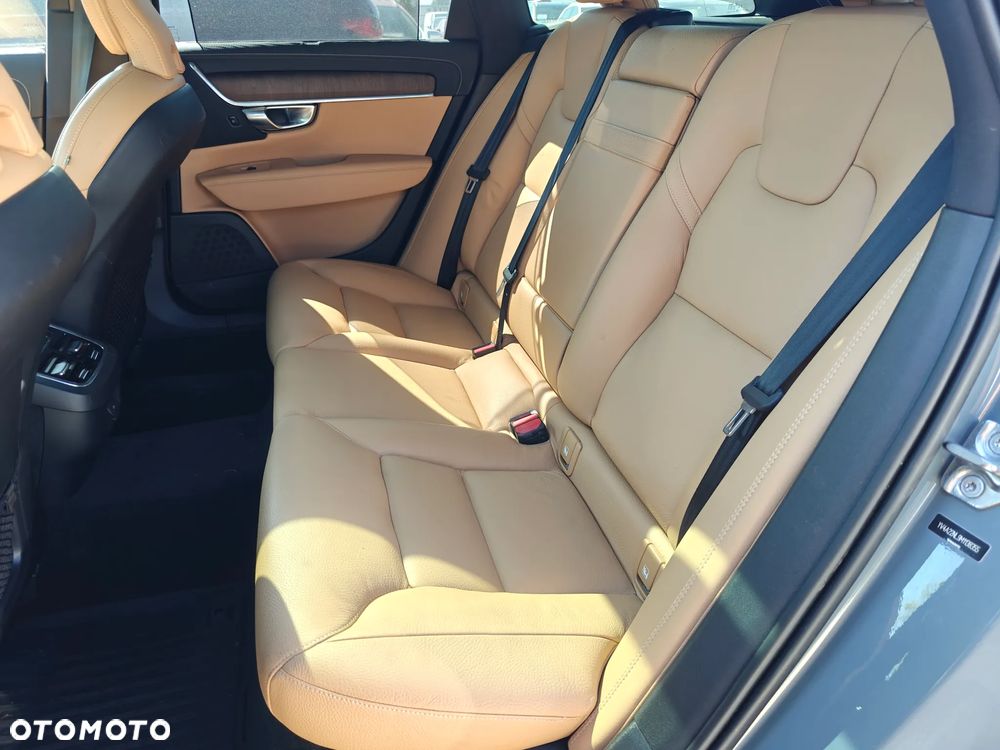 Volvo V90 Cross Country T6 AWD - 14
