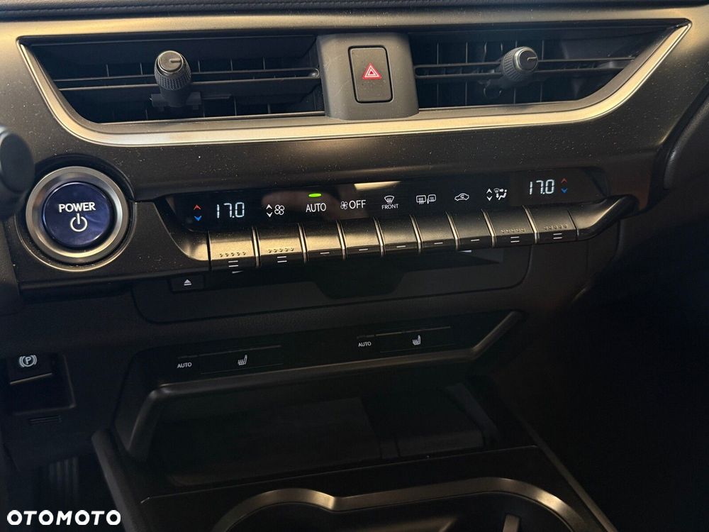 Lexus UX - 26