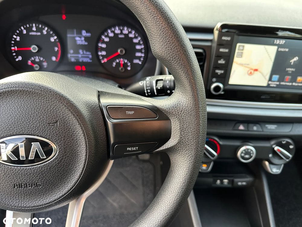 Kia Rio - 11