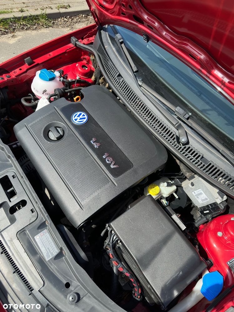 Volkswagen Polo 1.4 16V Highline - 12