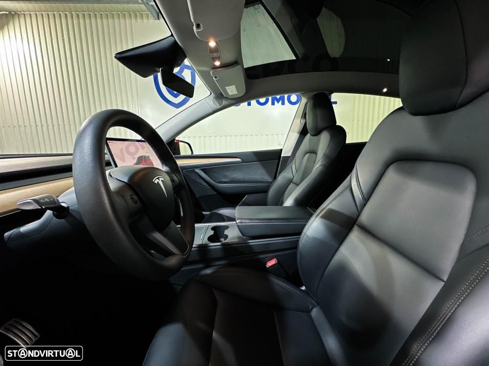 Tesla Model Y Performance Dual Motor AWD — fotografia 8