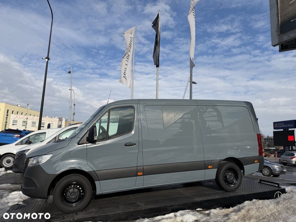 Mercedes-Benz Sprinter - 2