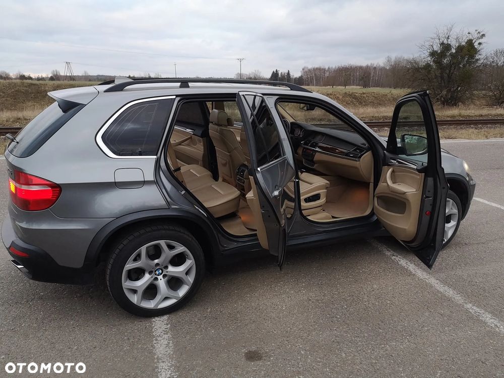 BMW X5 4.8i xDrive - 28