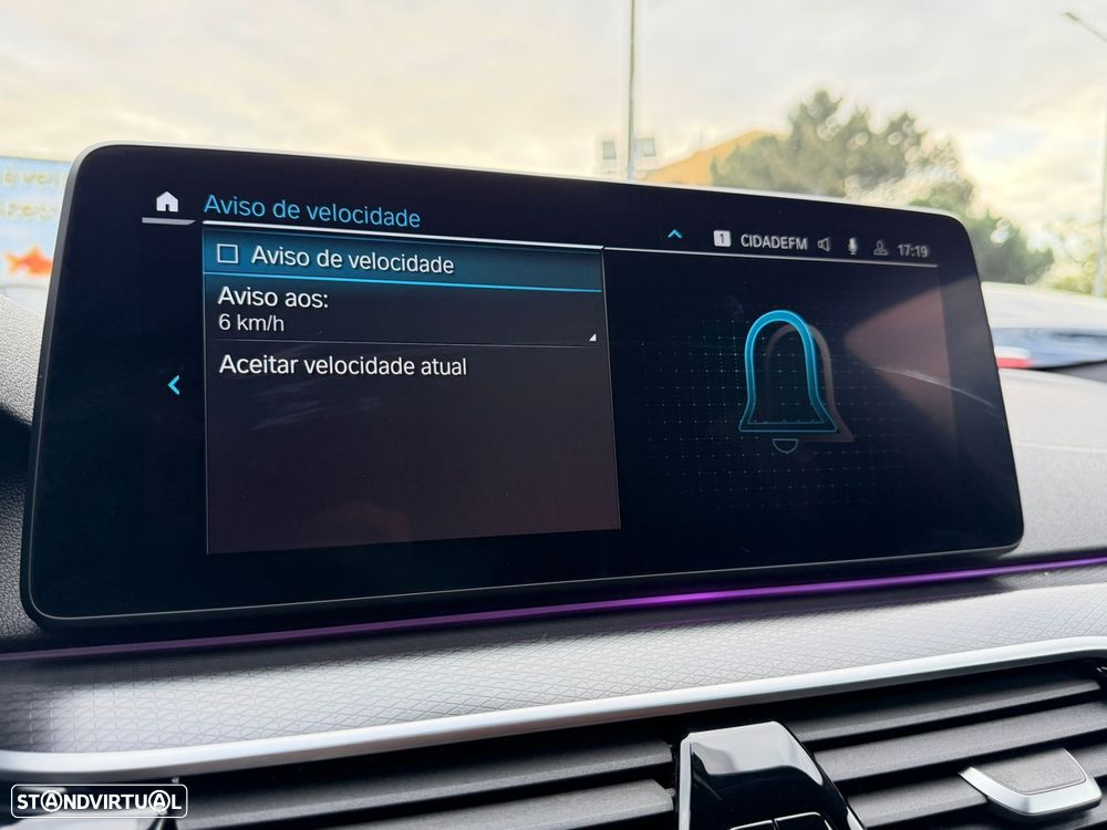 BMW 530 e Pack Desportivo M - 56