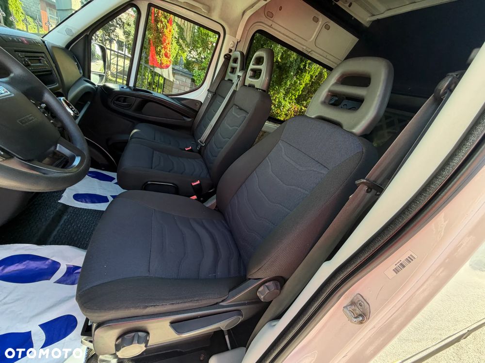 Iveco DAILY - 12
