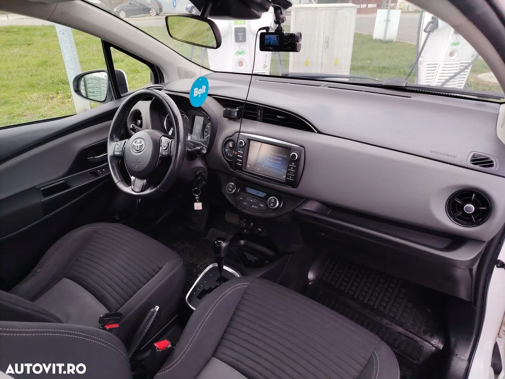 Toyota Yaris 1.5 VVT-i HSD Active - 8