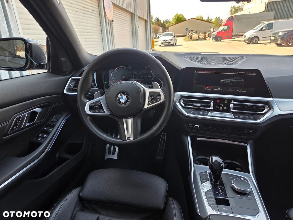 BMW Seria 3 330i xDrive M Sport sport - 22