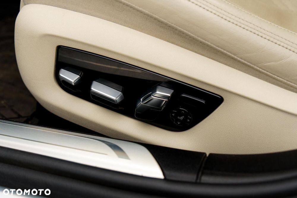 BMW Seria 7 - 31