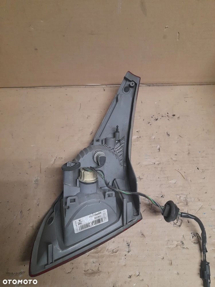 Lampa Tylna Lewa Megane III 3 265550009R - 4