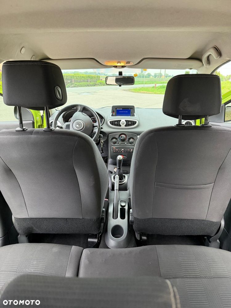 Renault Clio - 31