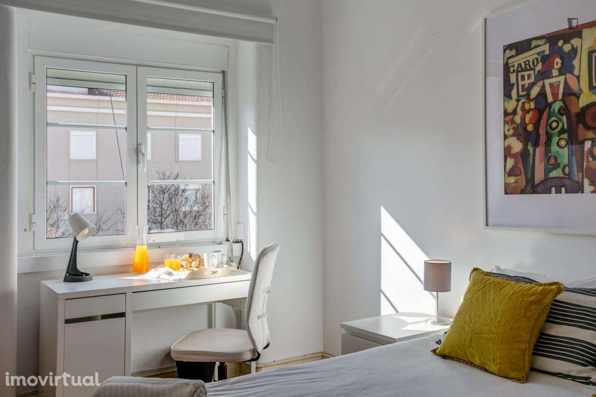 Quarto - localizado em Roma-Areeiro Lisbon - Grande imagem: 4/18