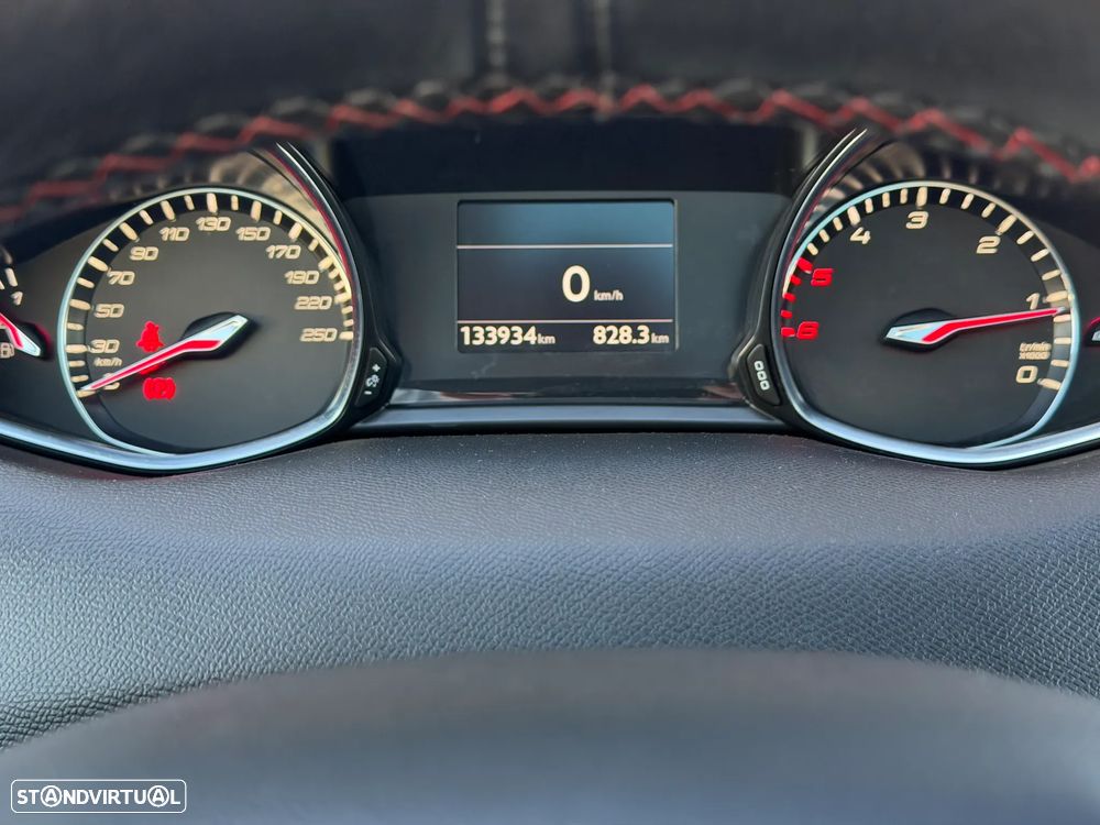 Peugeot 308 1.6 BlueHDi Allure J17 - 23