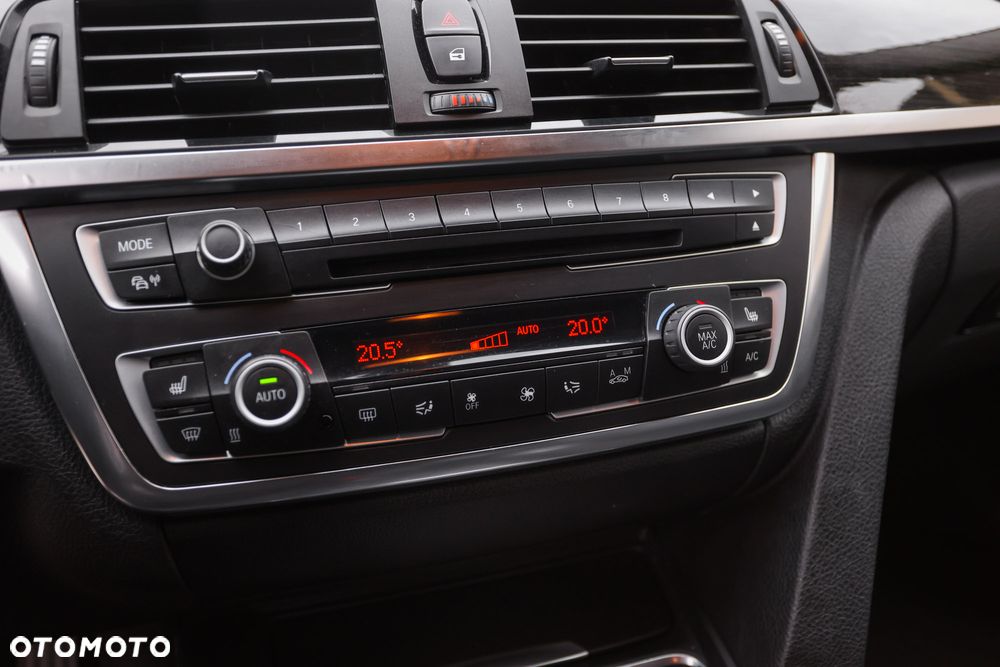 BMW Seria 3 320d xDrive Luxury Line - 29