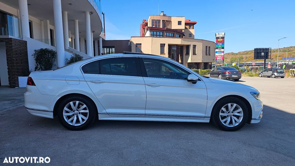 Volkswagen Passat - 4