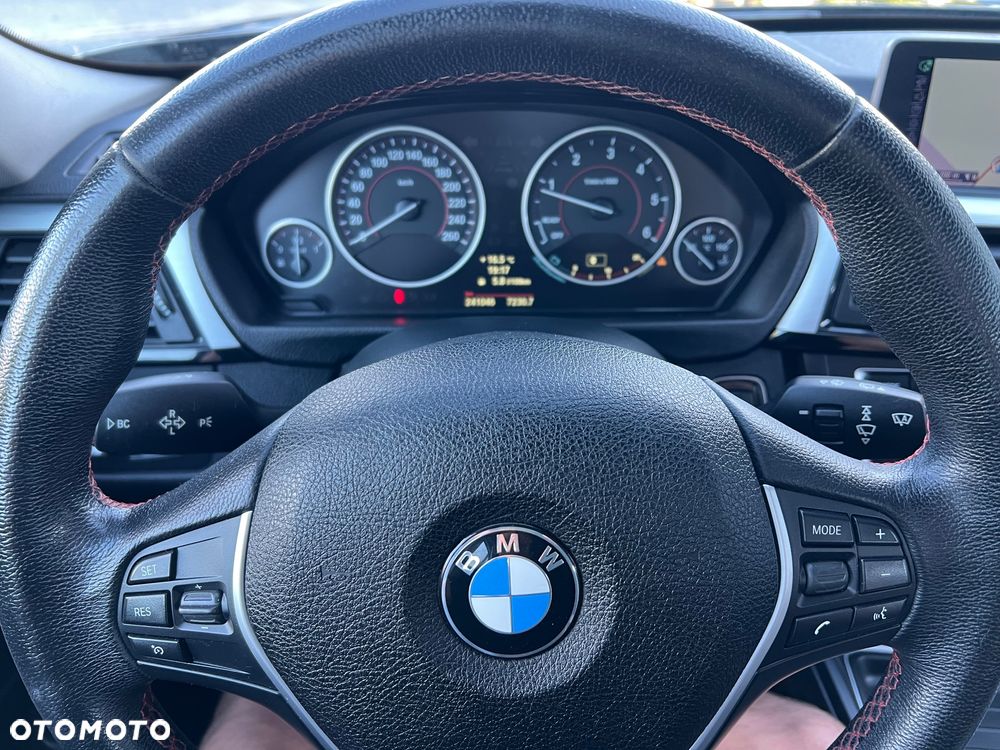 BMW Seria 3 318d Luxury Line - 31