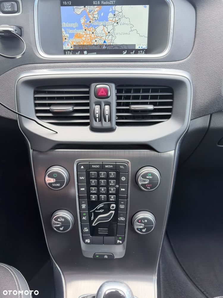 Volvo V40 T3 R-Design Momentum - 30