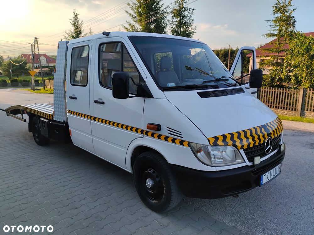 Mercedes-Benz Sprinter - 13