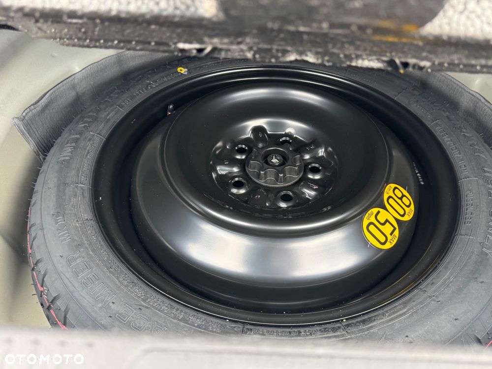 Toyota Camry 2.5 Hybrid Comfort CVT - 29