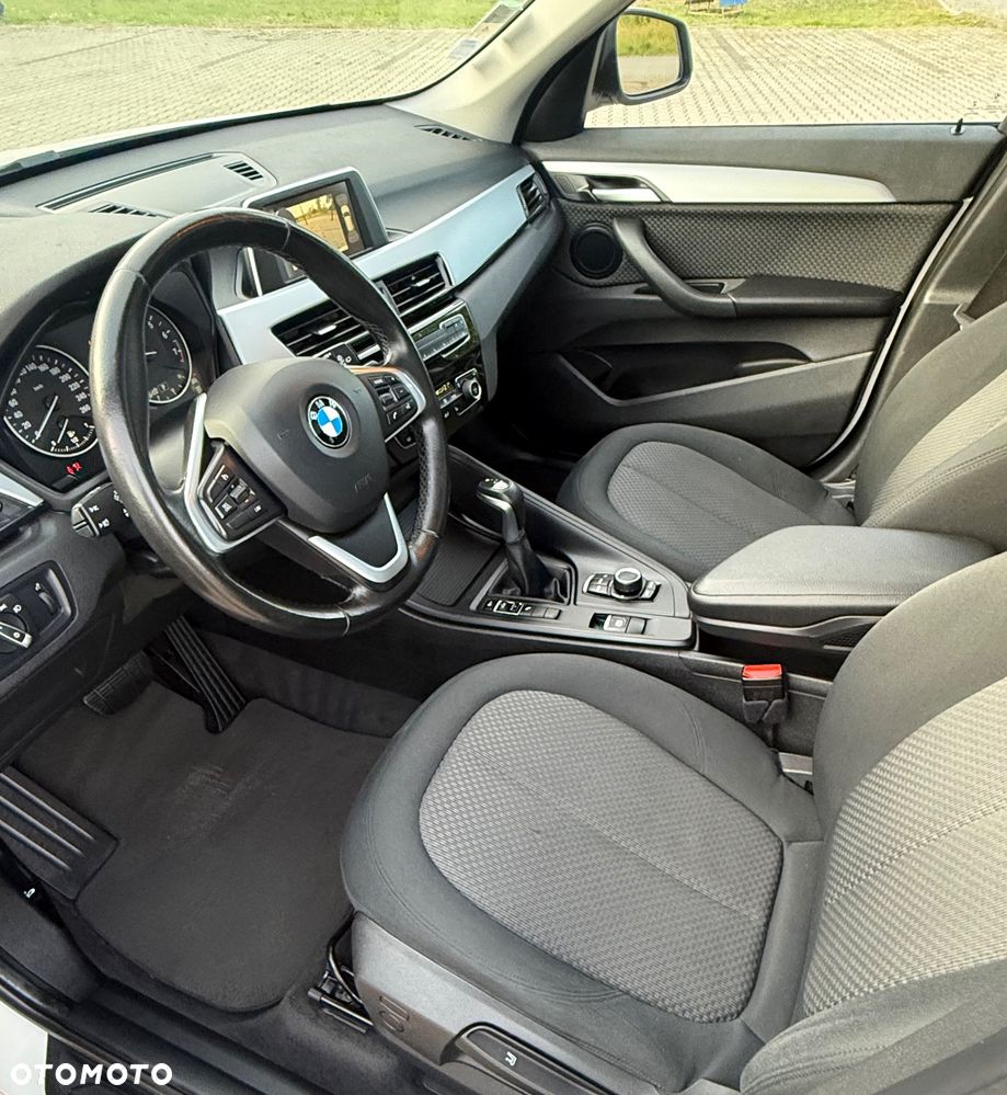BMW X1 sDrive18i Sport Line - 27
