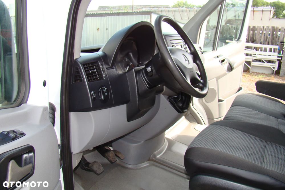 Mercedes-Benz Sprinter - 10