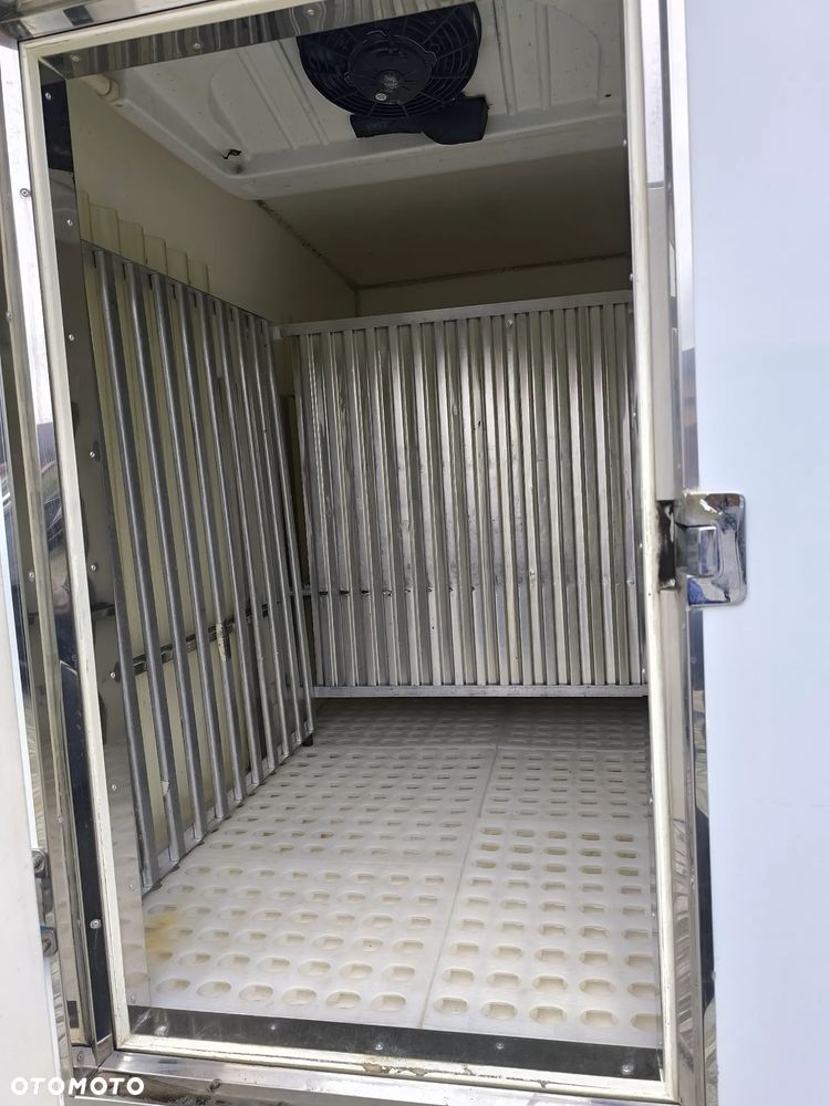Mercedes-Benz Sprinter - 16
