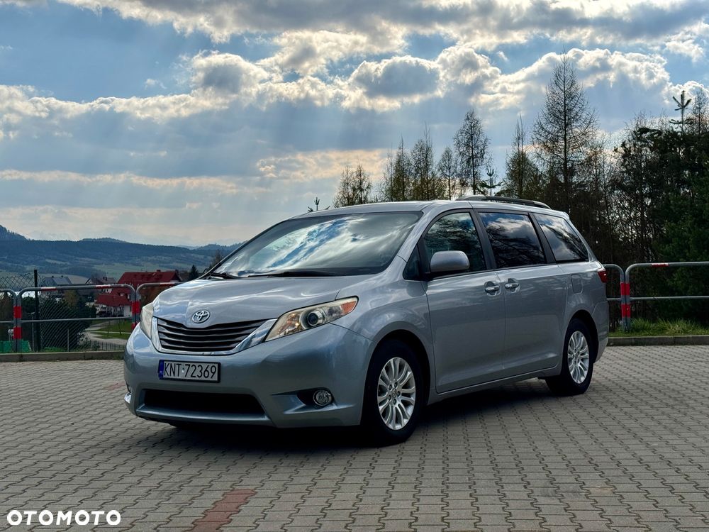 Toyota Sienna 3.5 V6 - 18