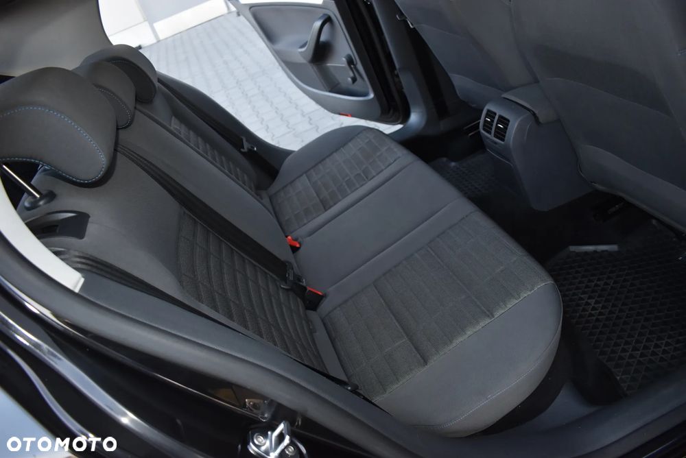 Volkswagen Golf - 13