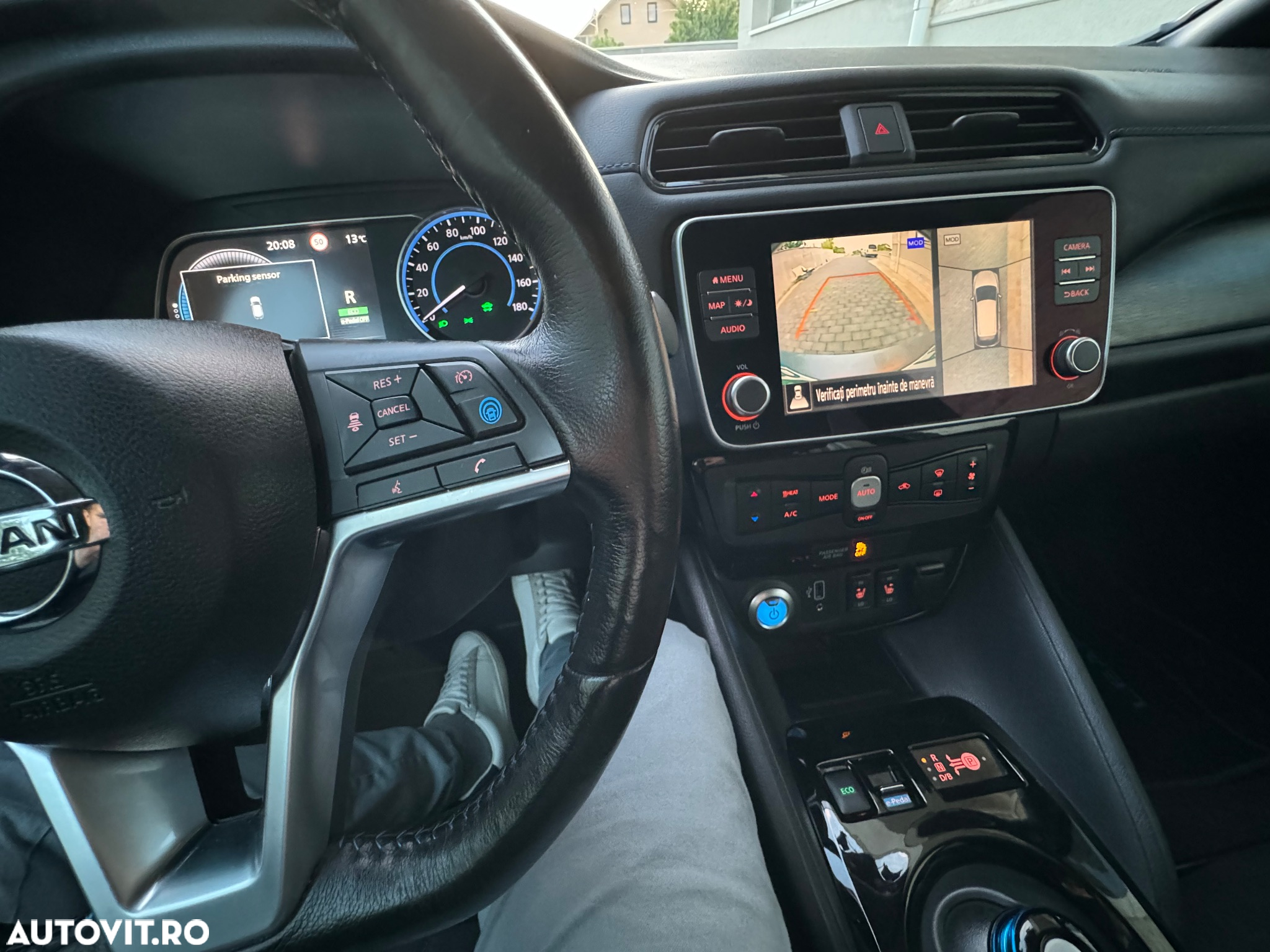 Nissan LEAF N-Connecta - 12