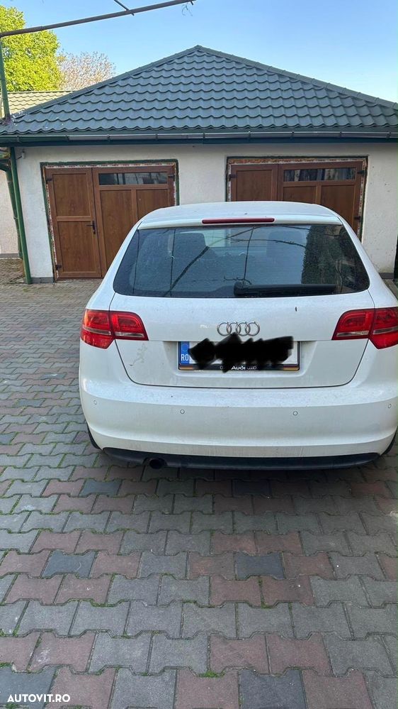Audi A3 Sportback 1.6 TDI DPF Ambiente - 4