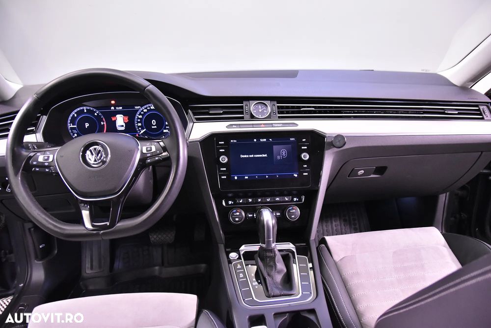 Volkswagen Passat - 10