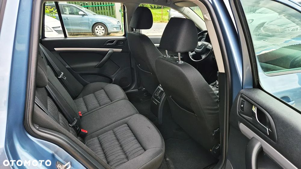 Skoda Octavia 1.4 TSI Family Plus - 35