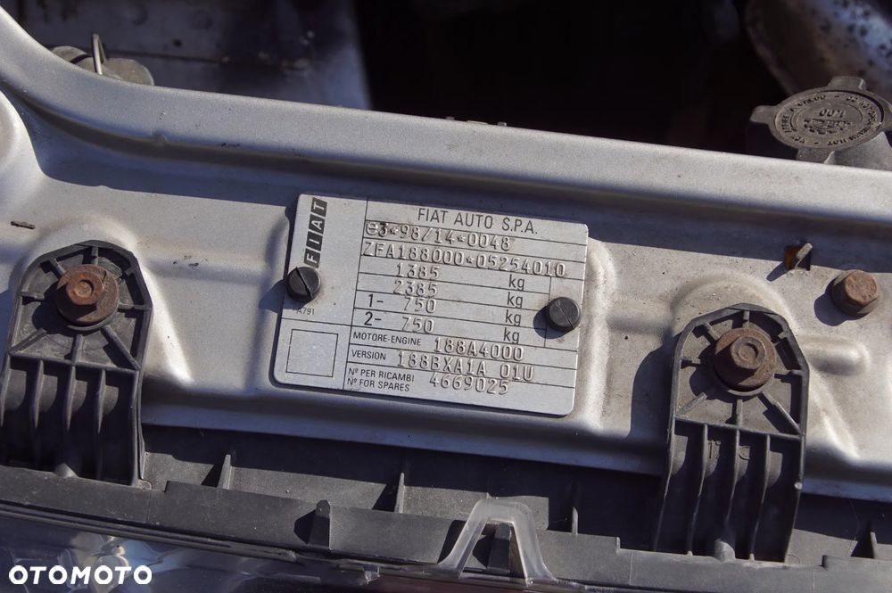 Auto na części - Fiat Punto II 1.2 8V 60 KM 188A4000 2003R Silnik Skrzynia Drzwi Maska Klapa Zderzak Błotnik Szyba Lusterko Deska Kokpit Sterownik Moduł Licznik Kierownica - 17