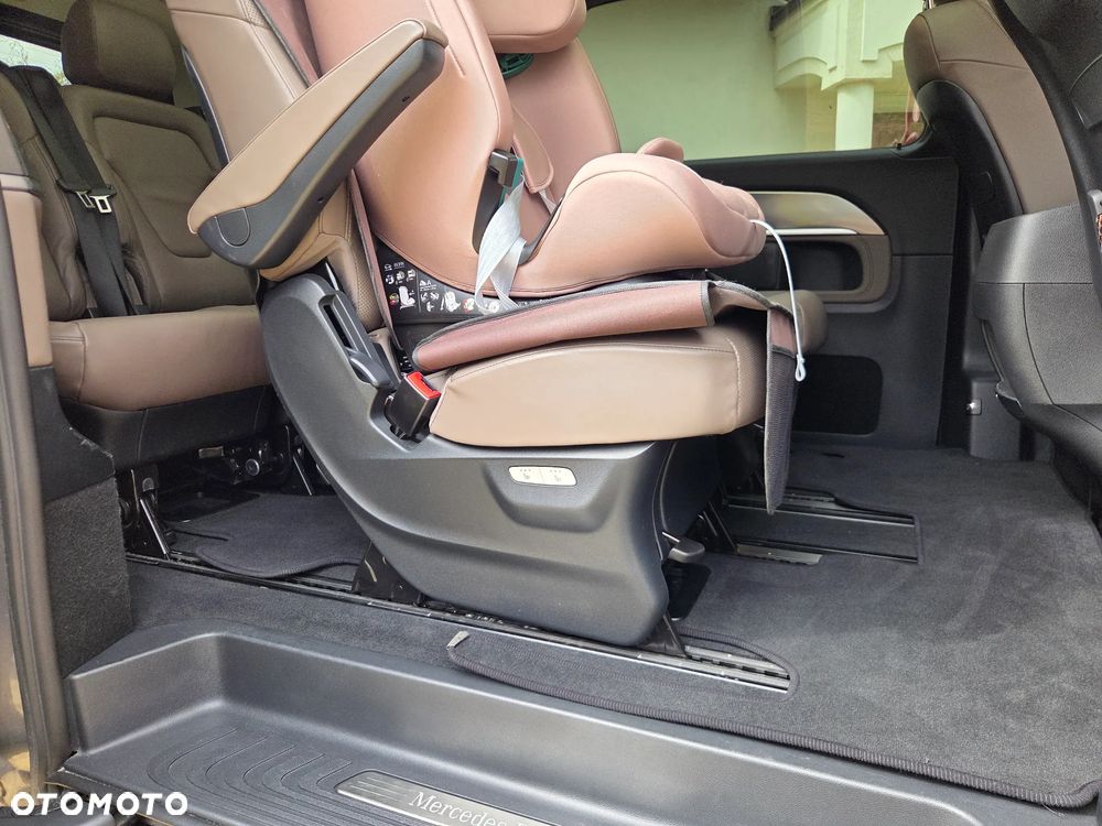 Mercedes-Benz Klasa V 300 d 4-Matic Exclusive 9G-Tronic (d³ugi) - 32