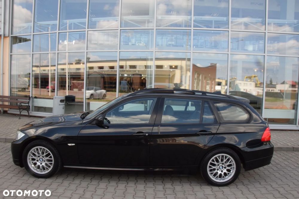 BMW Seria 3 320d xDrive DPF - 22