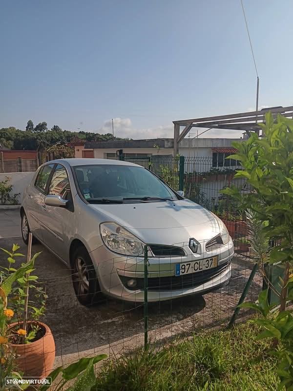 Renault Clio 1.2 16V Pack - 1