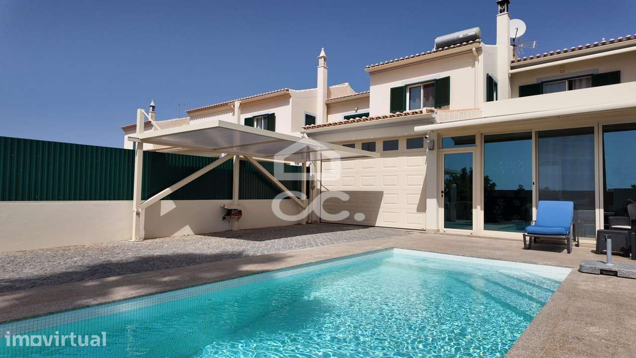 Moradia T3 com piscina, jardim e garagem em Armação de Pêra - Grande imagem: 2/58