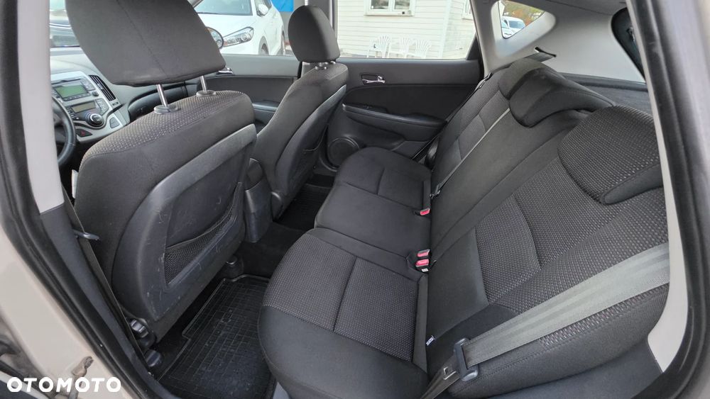 Hyundai i30 1.4 Comfort EU5 - 25