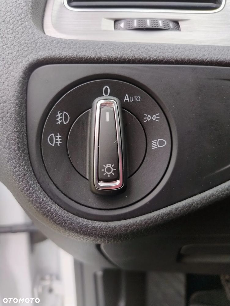 Volkswagen Golf - 23
