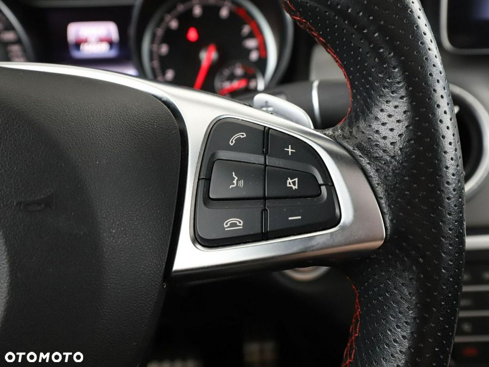 Mercedes-Benz CLA 180 7G-DCT AMG Line - 31