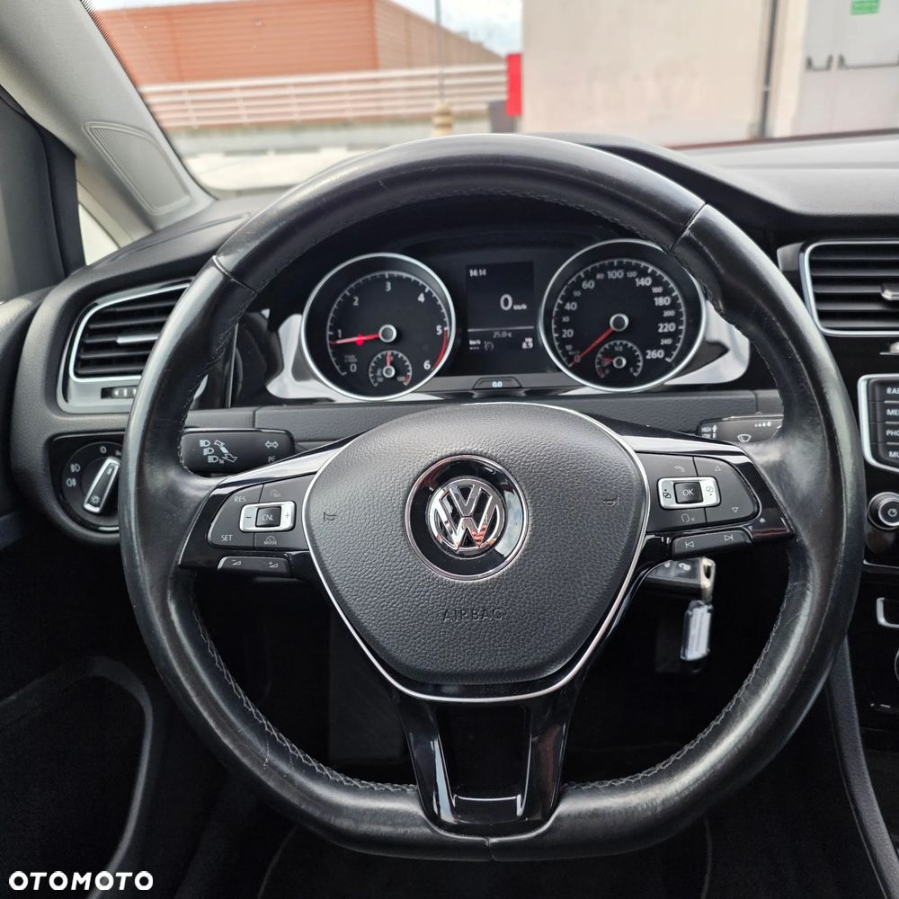Volkswagen Golf - 11