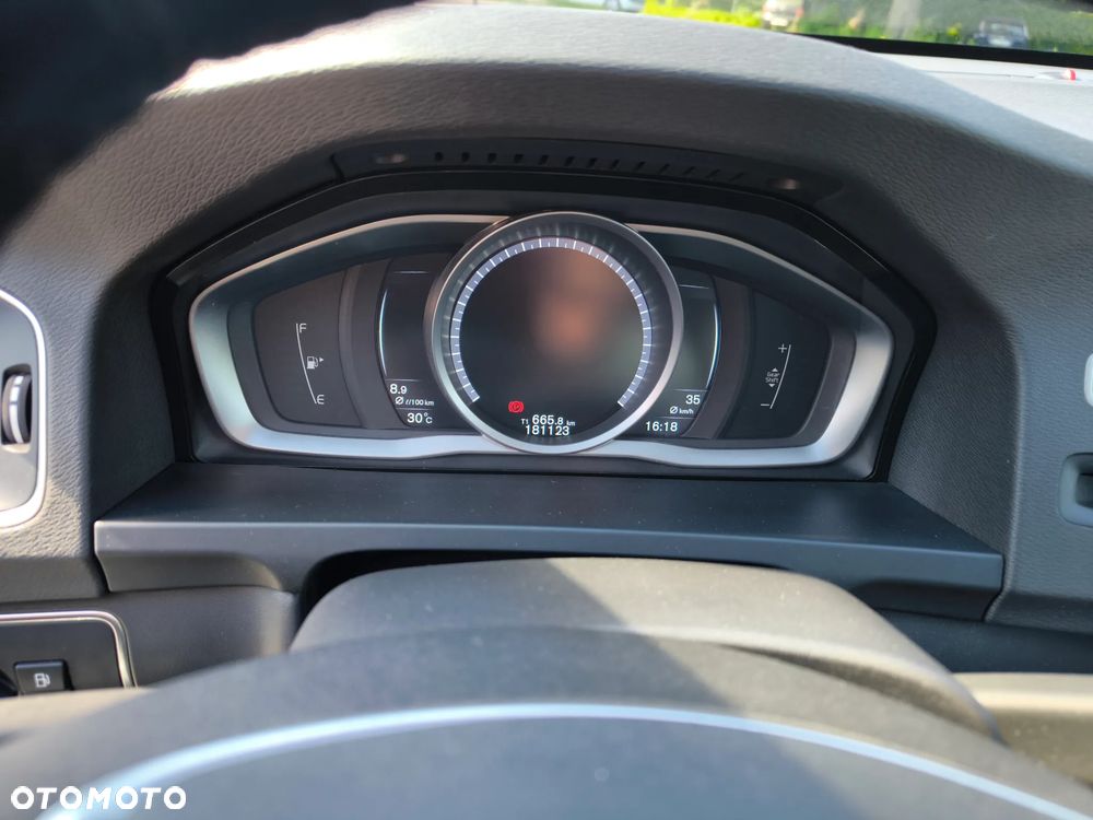 Volvo S60 T3 Momentum - 8
