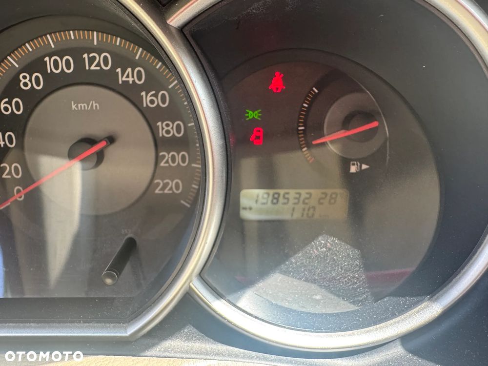 Nissan Tiida - 11