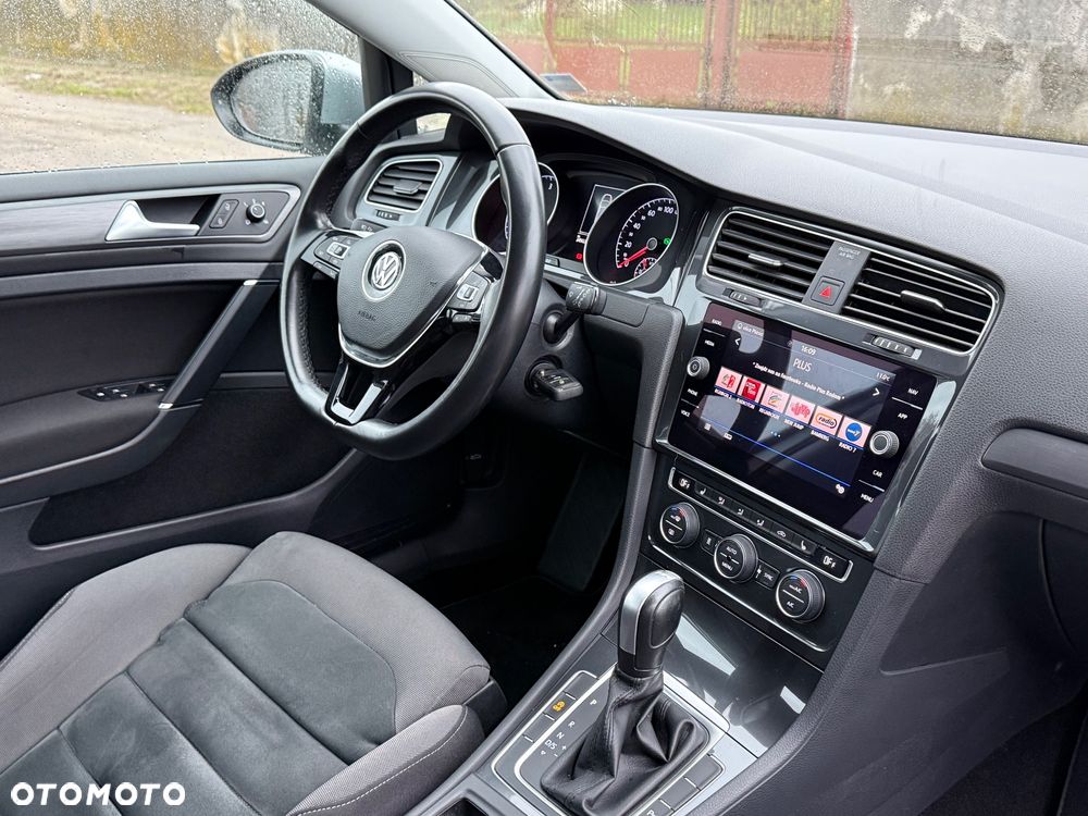 Volkswagen Golf 2.0 TDI BlueMotion Technology DSG Highline - 34
