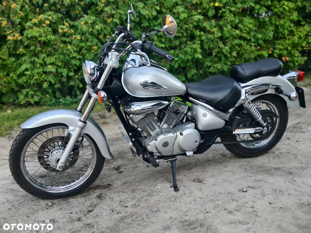 Suzuki Intruder - 10