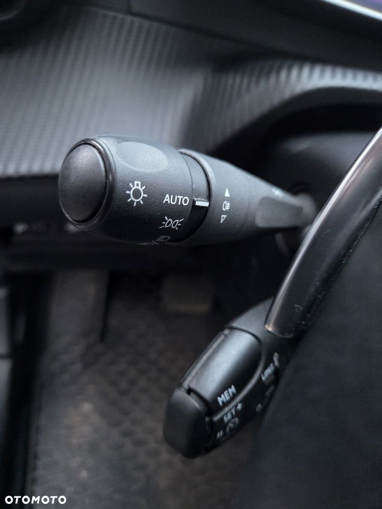 Peugeot 2008 PureTech 130 Stop&Start EAT6 Black Edition - 11