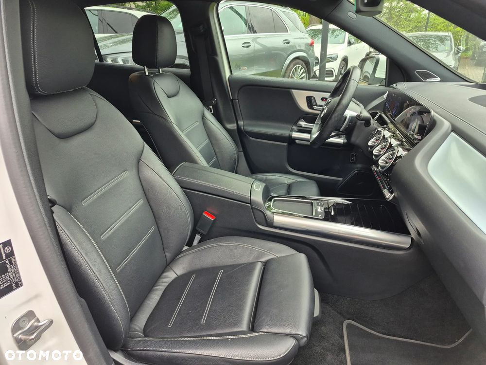 Mercedes-Benz EQA 300 4Matic - 32