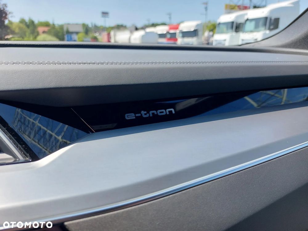 Audi e-tron 55 Quattro S Line - 15